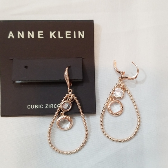 "NEW" Anne Klein Rose Gold Earrings - Picture 3 of 4